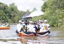 นอภ.สุไหงปาดี อัญเชิญเถ้าดอกไม้จันทน์ ไปลอยแม่น้ำสามสาย