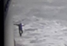 ฆ่าตัวตายอีก โดดเรือเฟอร์รี่เกาะสมุยกลางทะเล ทิ้งข้อความสุดเศร้า ล่าสุดยังไม่พบร่าง (ชมคลิป)