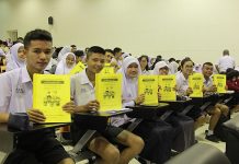 เปิดโครงการรินน้ำใจสู่น้องชาวใต้ นักเรียนร่วมติวเข้มเข้าสู่รั้วมหาวิทยาลัยกว่า2พันคน